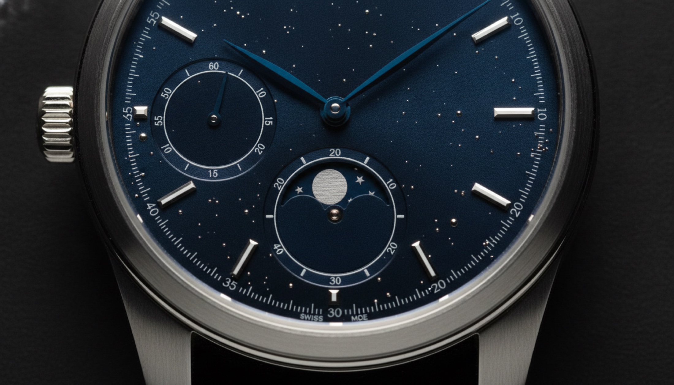 Patek Philippe Ref. 6105G Celestial Sunrise & Sunset kadranı: gece gökyüzü haritası, Ay diski ve gün doğumu-batım ibreleri